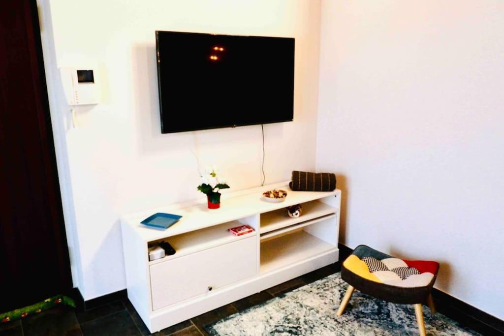 Attico Nel Cuore Delle Langhe - Free Parking Wi-Fi E Ac อัลบา ภายนอก รูปภาพ
